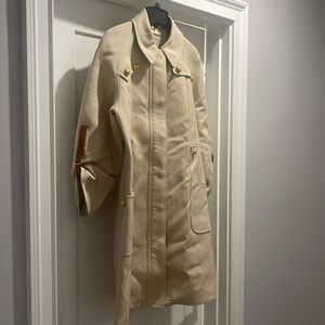 Perfect Seasonal coat!! Tory Burch 🤎 just needs a steam *must sell moving”